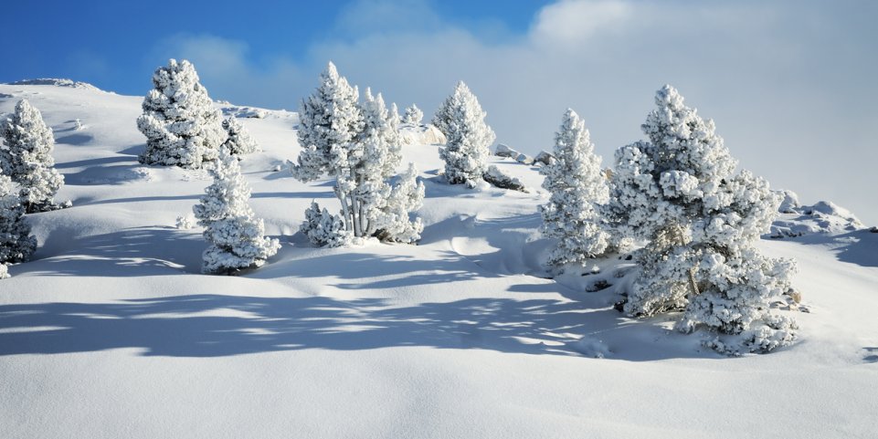 paysage enneigé montagnes du jura