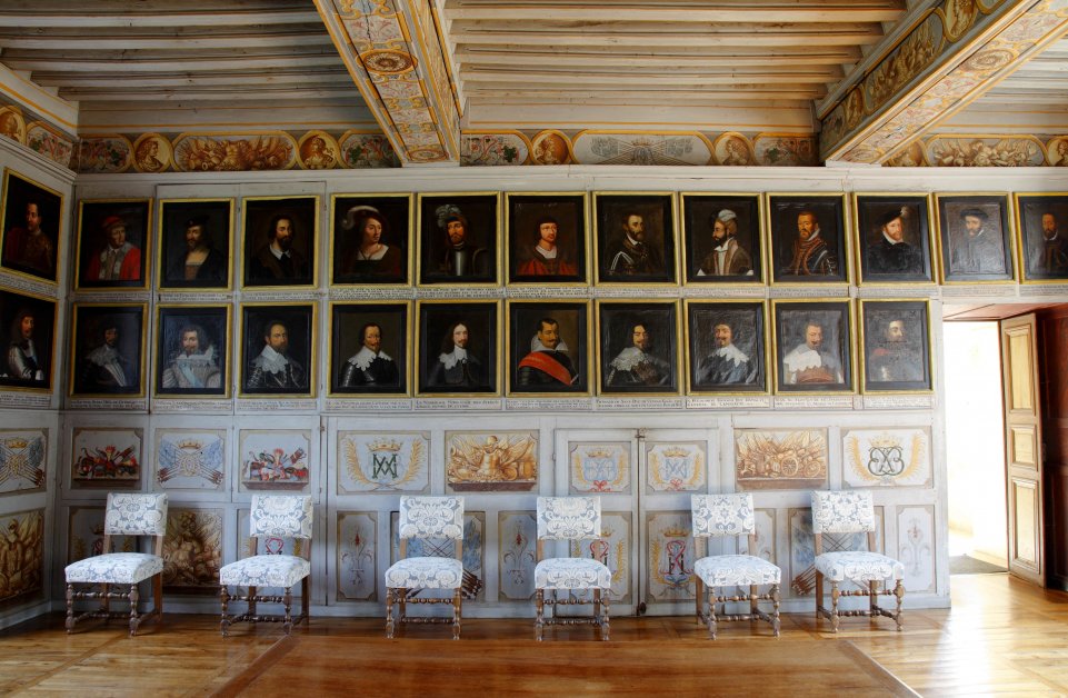 Des portraits exposés au château de Bussy le Grand
