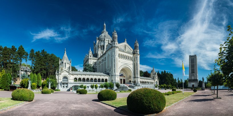 Basilique Sainte Thérèse de Lisieux - Normandie