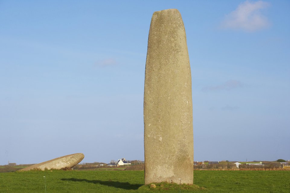 Menhir de Kergadiou