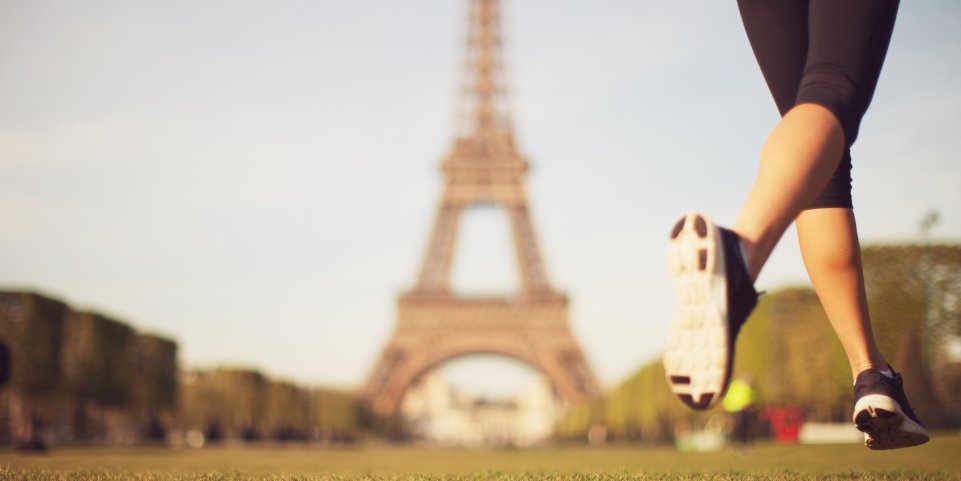 Courir au pied de la Tour Eiffel