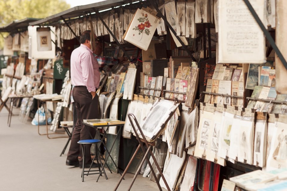 bouquinistes paris bord de seine quai