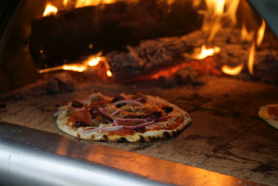 Pizza au feu de bois 