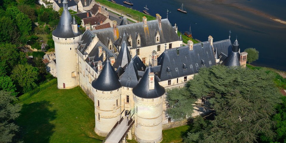 Vue aérienne du château de Chaumont-sur-Loire
