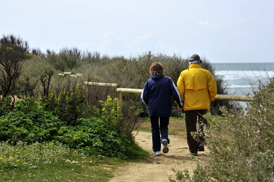 promenade couple agé chassiron île d'oléron 