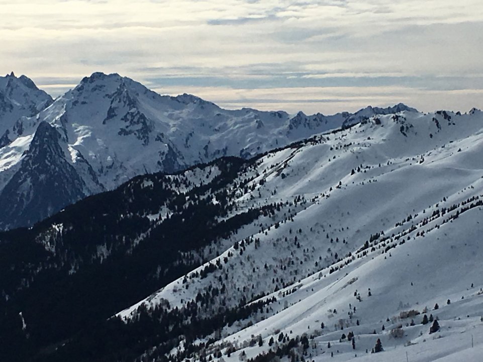 Montagne enneigée depuis Saint-François Longchamp