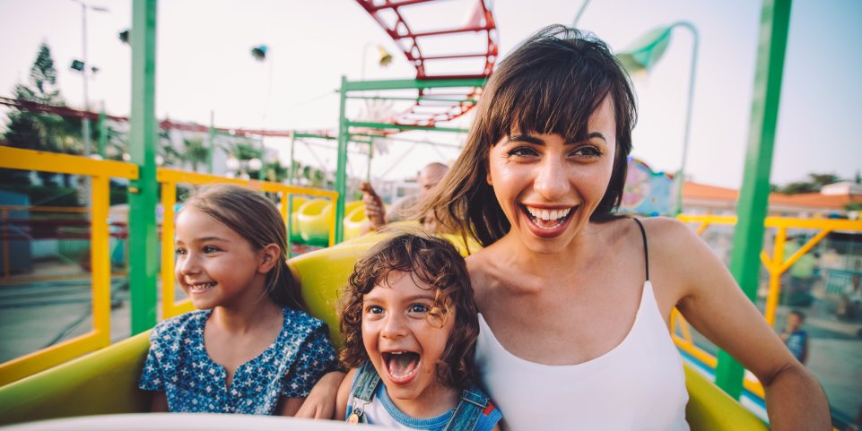 parc d'attraction en famille