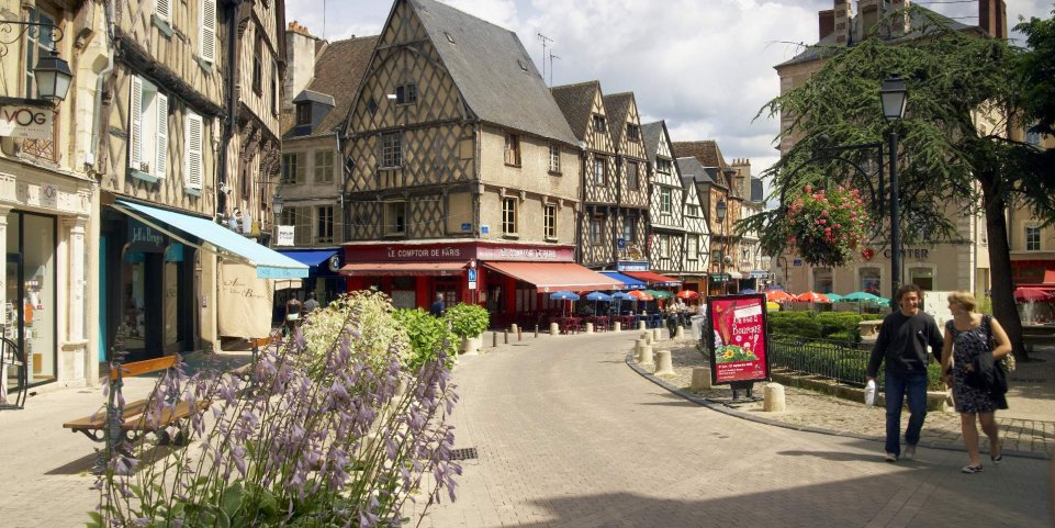Bourges Cher rue maison colombages