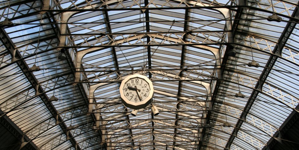 L'intérieur de la Gare de l'Est à Paris