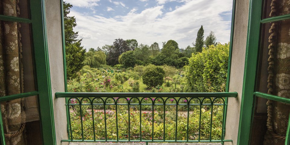 Vue de la fenêtre de la Maison de Monet à Giverny