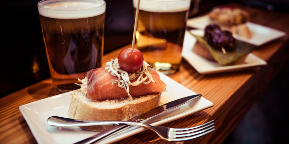 Pinchos cuisine restaurant pays basque