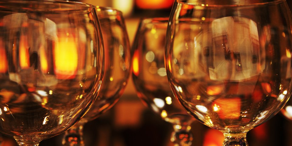 Verres de vin bar speakeasy