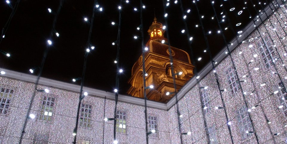 Hotel-dieu à lyon, guirlandes lumineuses