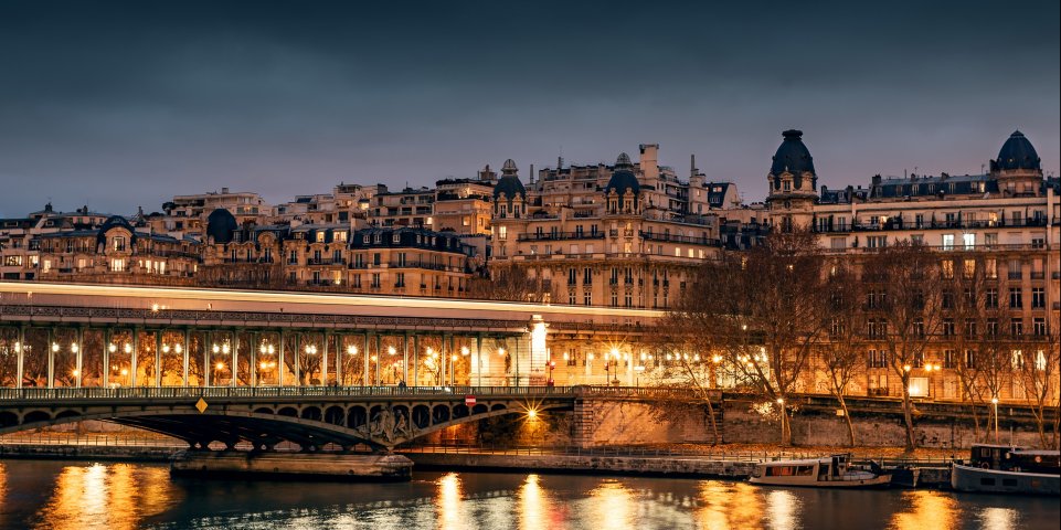 Paris la nuit - bord de Seine
