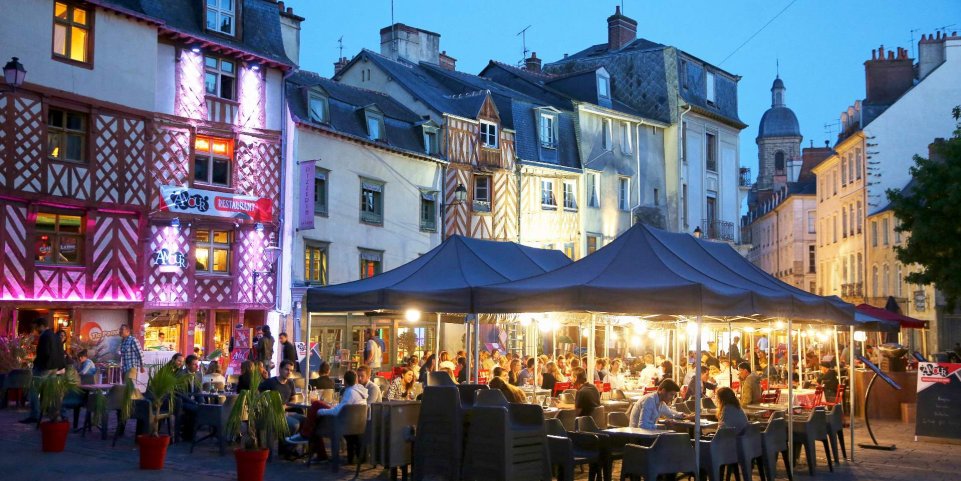 Terrasse rennes Bretagne nuit