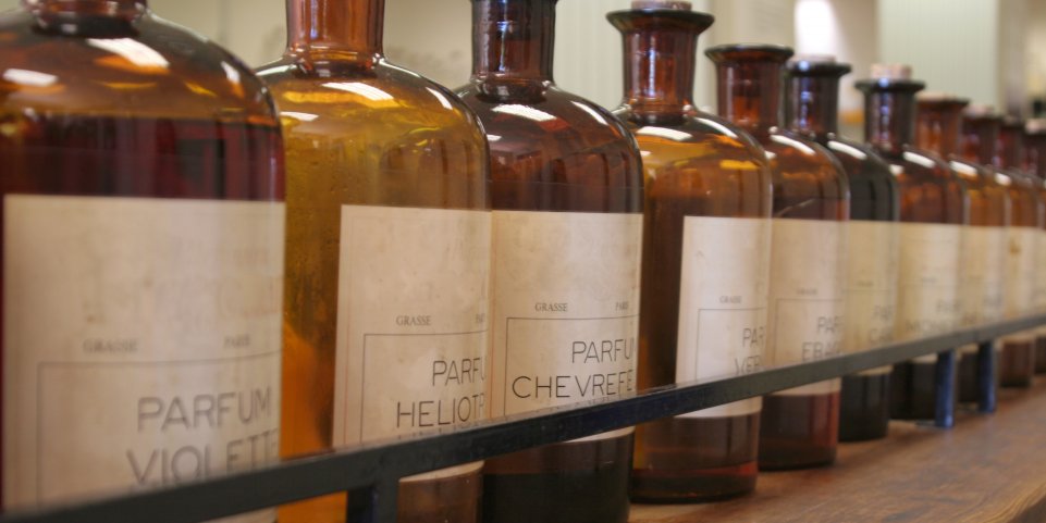 bouteilles de senteurs parfum grasse