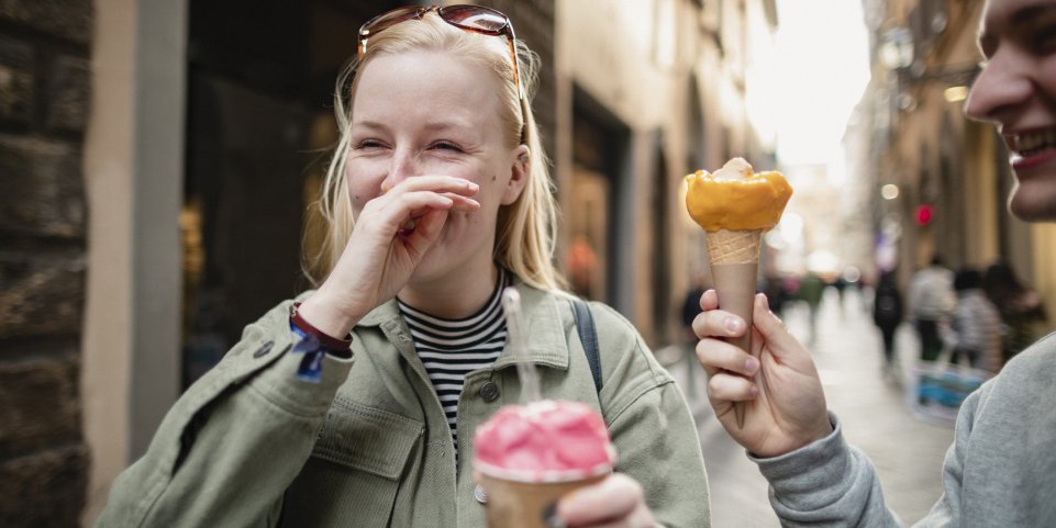 couple glace