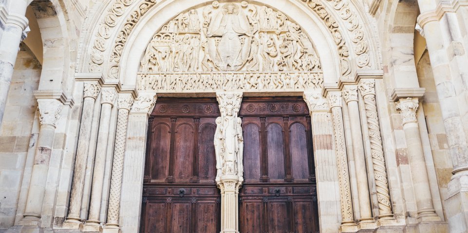 tympan de la cathédrale saint-lazare d'autun
