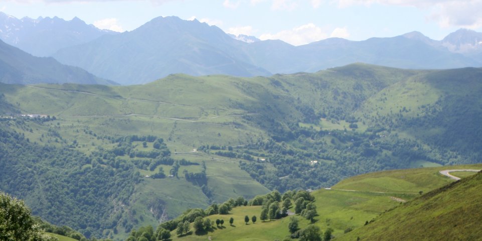 vue hautes pyrennes bagneres de luchon 
