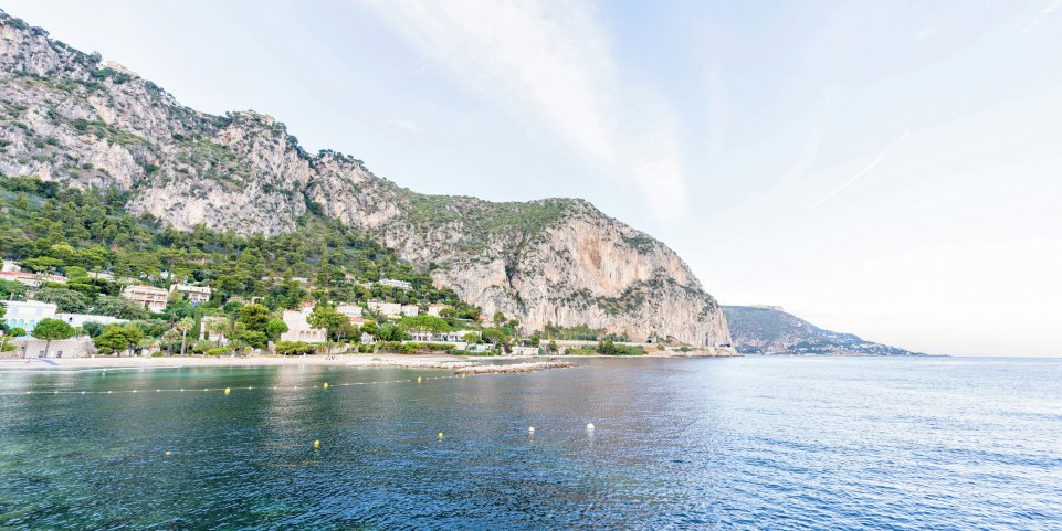 La plage de la Petite Afrique à Beaulieu