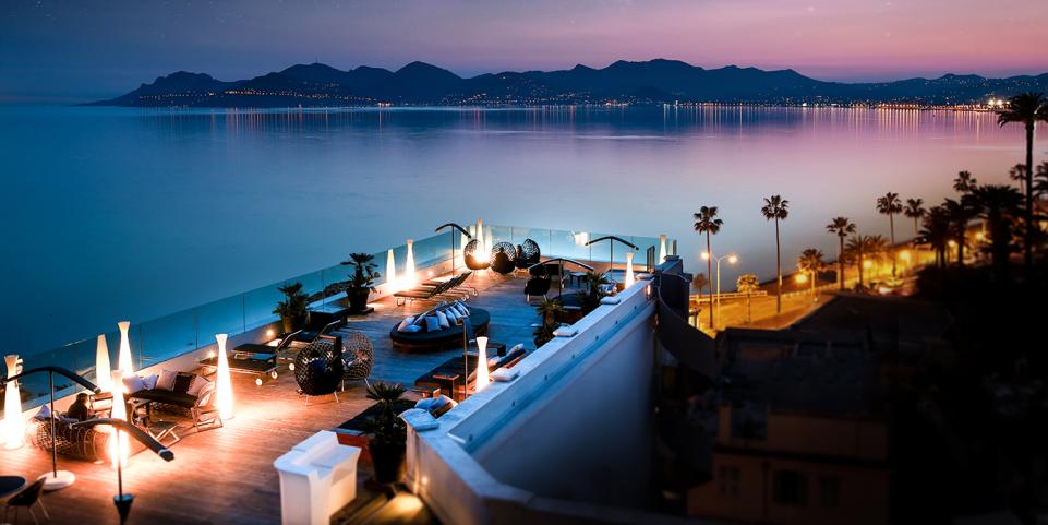 La terrasse du Radisson Blu Cannes