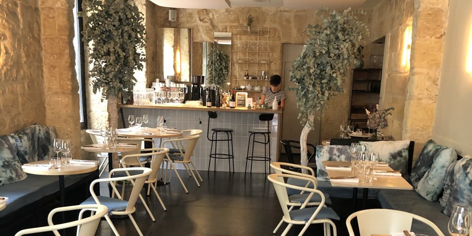 La salle intérieure du restaurant Lauza