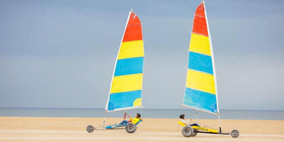 Char à voile à Caen la Mer