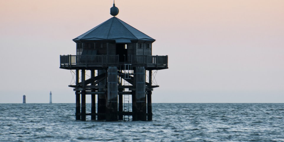 Phare du Bout du Monde à la Rochelle - Plage des Minimes