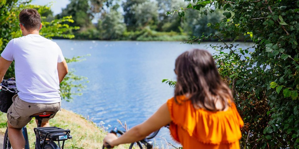 Vélo sur la voie verte entre Caen et Ouistreham