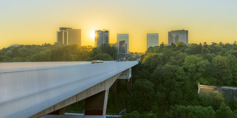 Un lever de soleil sur la ville de Luxembourg