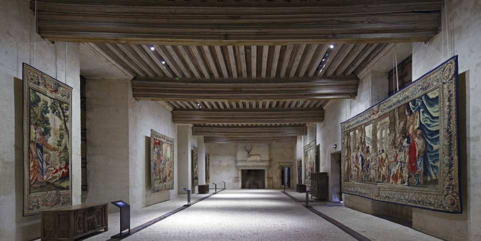 Les tentures de la grande salle basse du château de Châteaudun