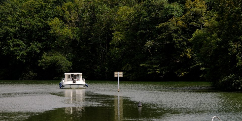 Bateau sur la Mayenne