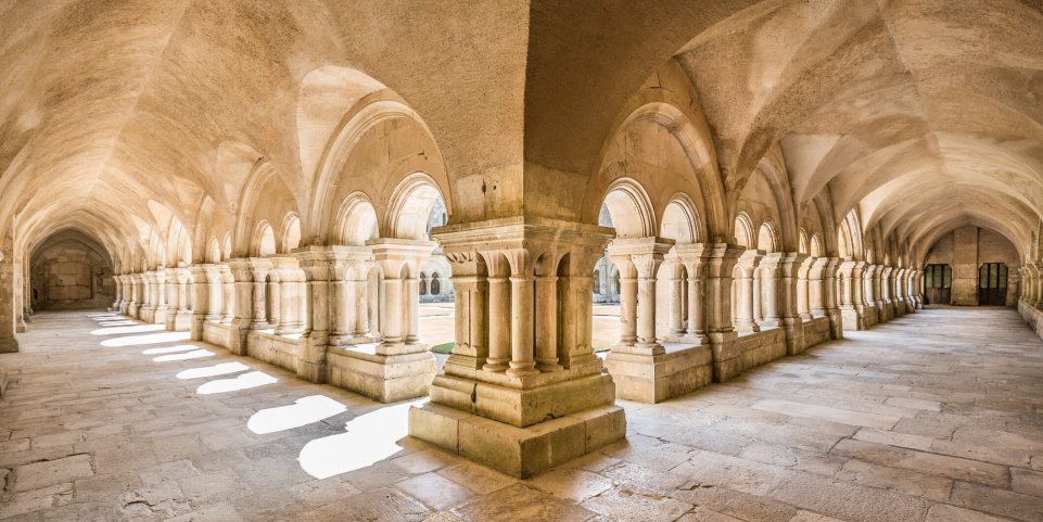 Cloître de l'abbaye de Fontenay