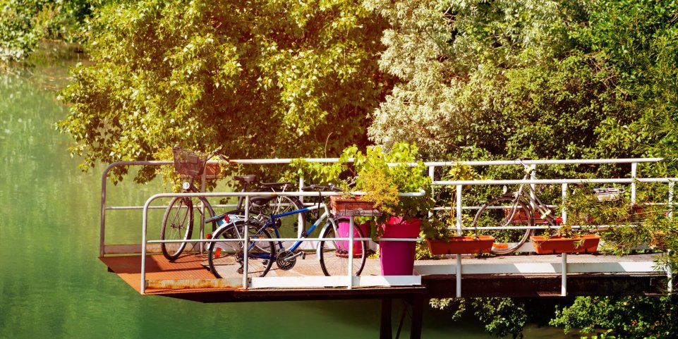 Vélo sur le vieux quai de Lyon