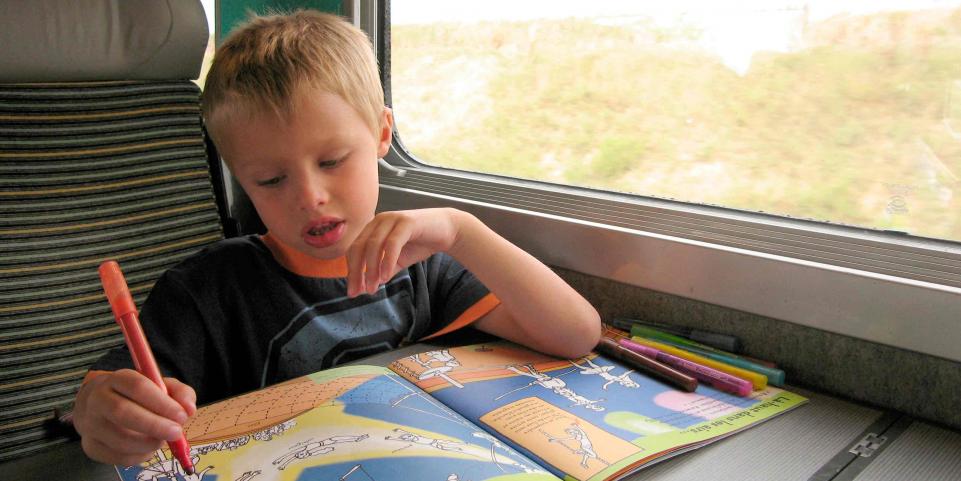 enfant train SNCF service Junior & Cie jeux coloriage activité animation
