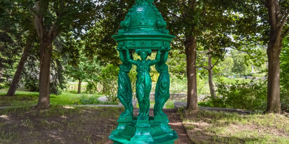 Fontaine Wallace dans un jardin