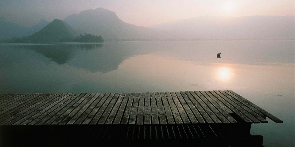 Lever de soleil sur lac d'Annecy