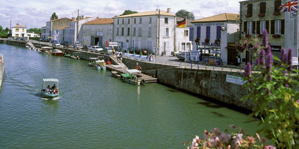 Marans barque mer canal