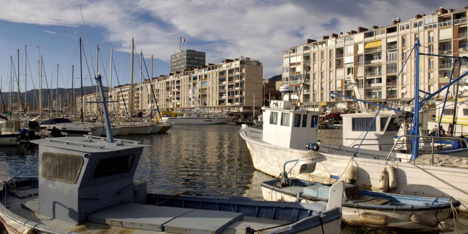 Port de Toulon bâteaux