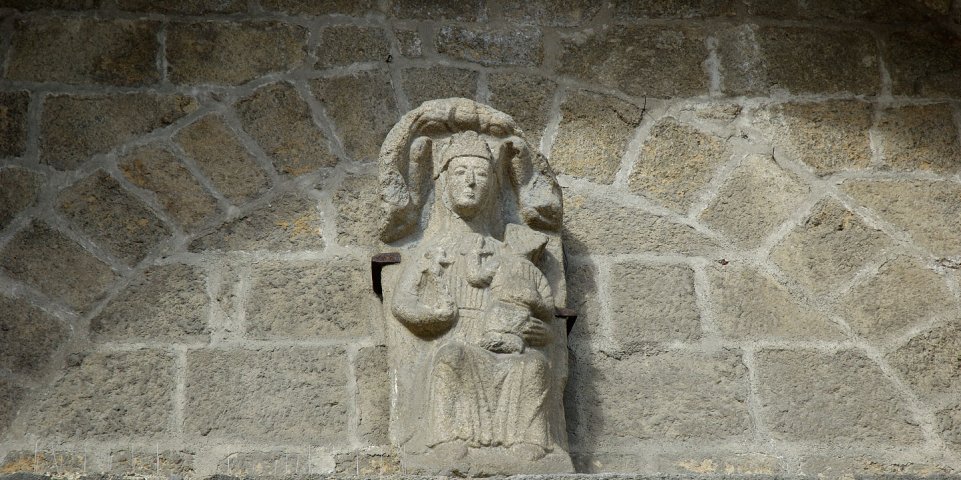 Vierge romane de l'église Notre-Dame à la Souterraine