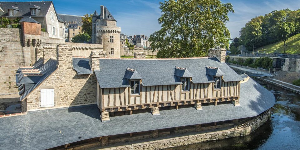 lavoirs de la Garenne au bord de la rivière