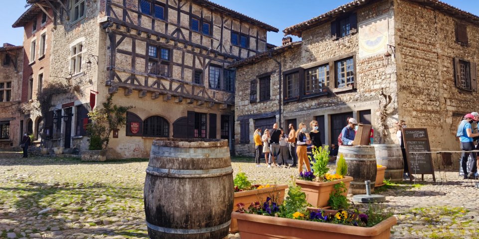 3 lieux secrets à visiter à moins d’une heure en TER de Lyon - SNCF Connect