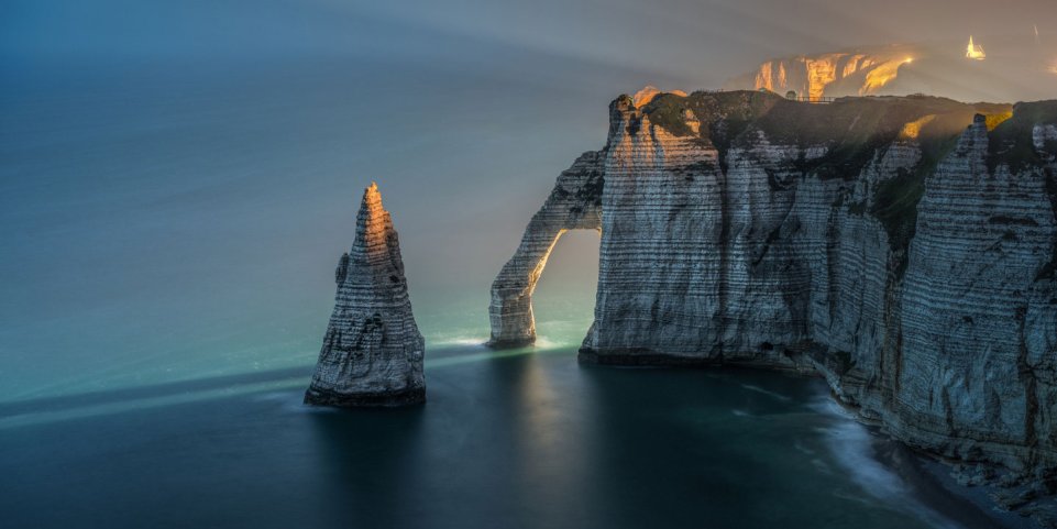 Falaises d'Etretat le soir