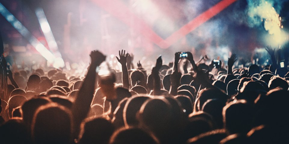 Concert de nuit dans un festival