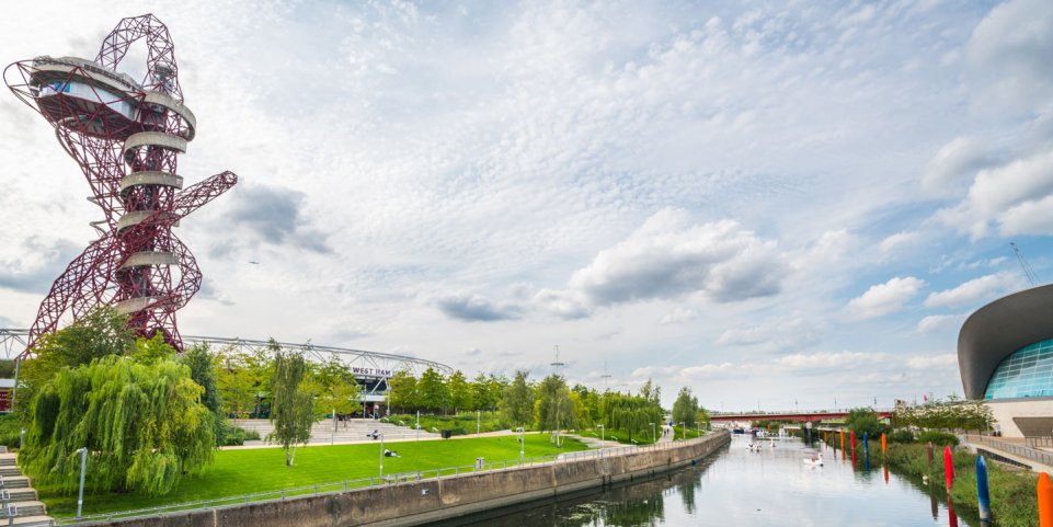 Orbitz et le centre aquatique au Queen Elizabeth Park