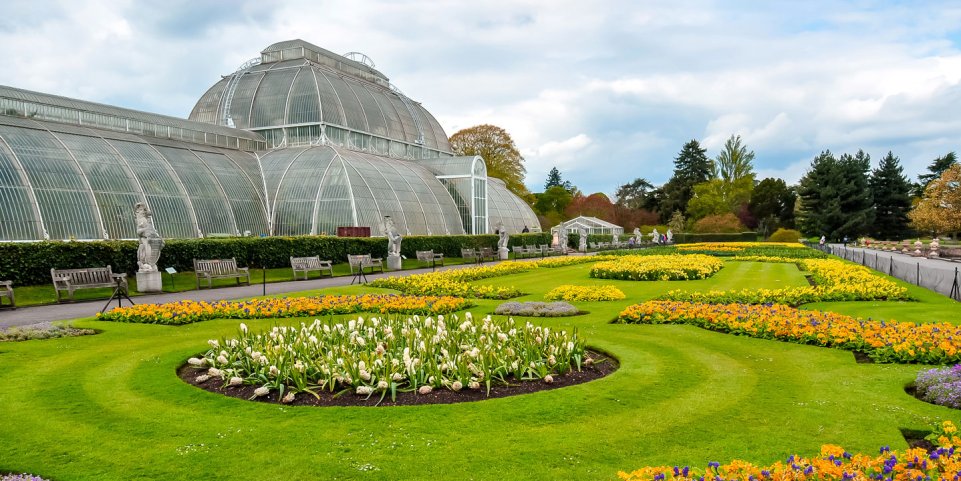 Serre dans les Jardins botaniques royaux de Kew