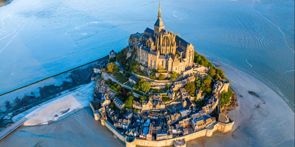 Vue aérienne du Mont-Saint-Michel