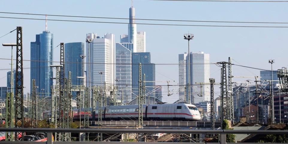 Train ICE Deutsche Bahn Francfort