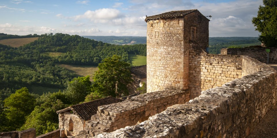 Vue sur la nature depuis la forteresse de Puycelci