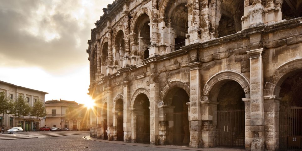 Les Arènes de Nîmes au coucher du soleil - Occitanie